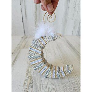 Tinsel wound silver feather ornament musical music Xmas tree